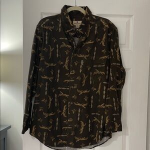 💕Vintage Woolrich men’s flannel fishing logo button down